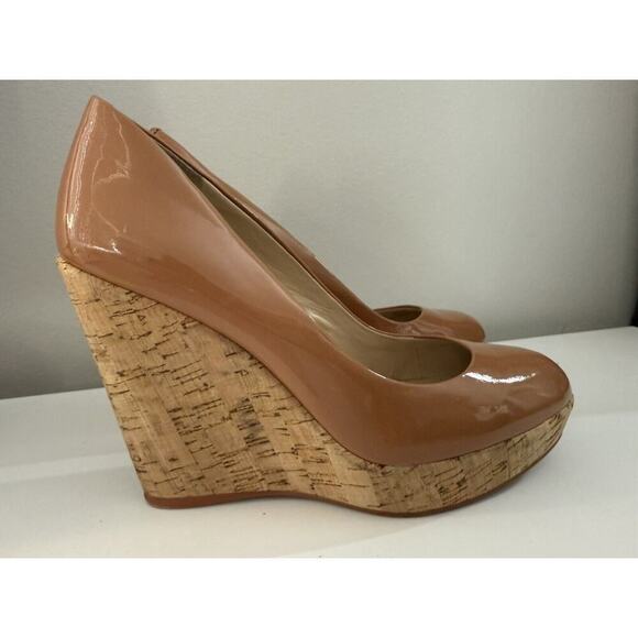 Vince Camuto Faran Wedge Pump Heel Patent Leather Cork Nude Tan Women's sz 8 - Picture 3 of 9
